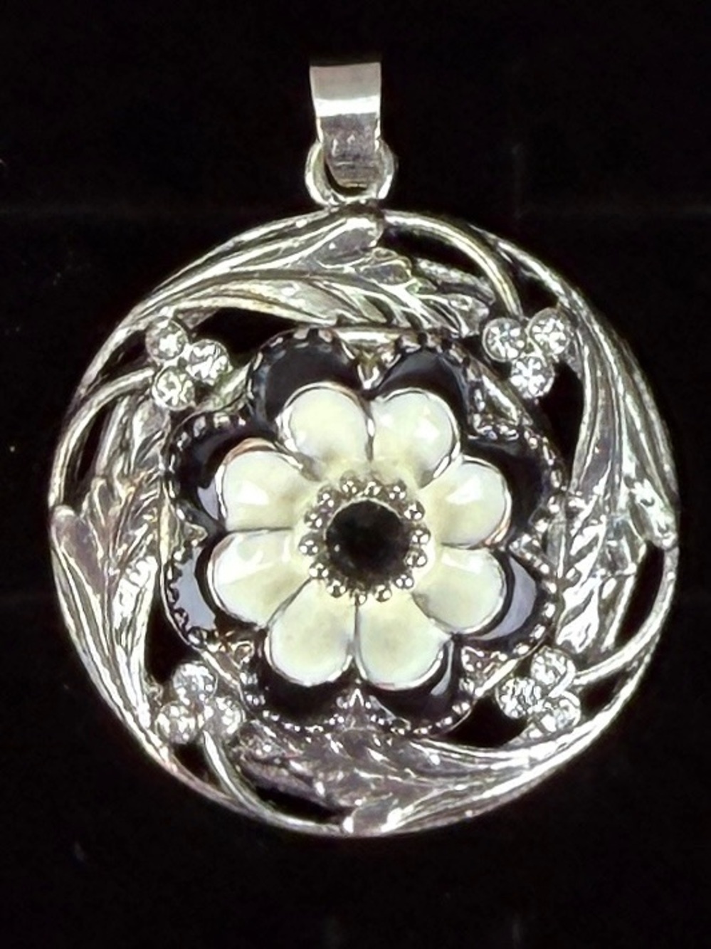 Silvertone Black and Cream Floral Snap Pendant